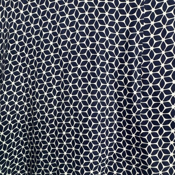 Theory Tile Antazie 100% silk Geometric Blouse Size Small Navy/White - Picture 2 of 6